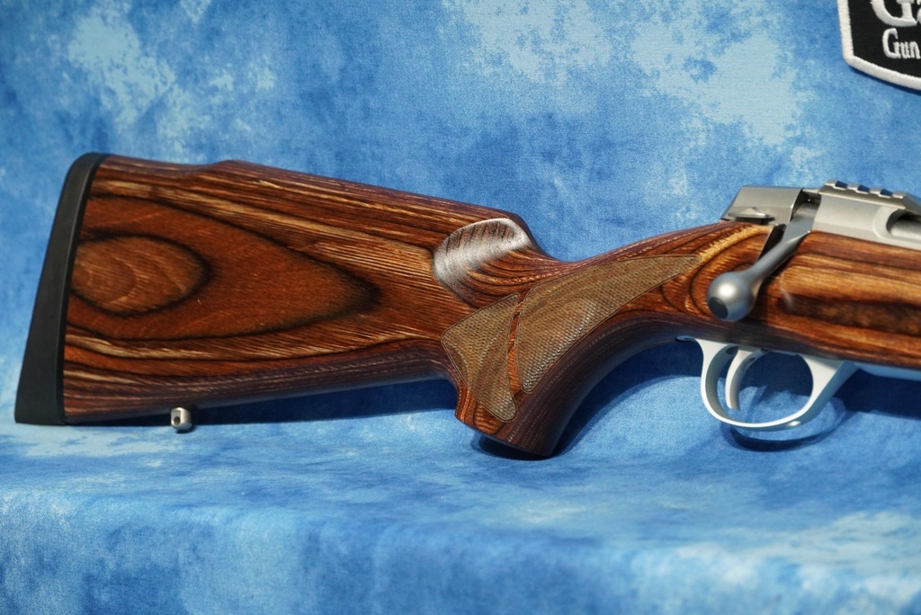 SAKO JRS90VARL315/24 243 WIN 90/S VARMINT 24" HVY BBL WOOD/SS 