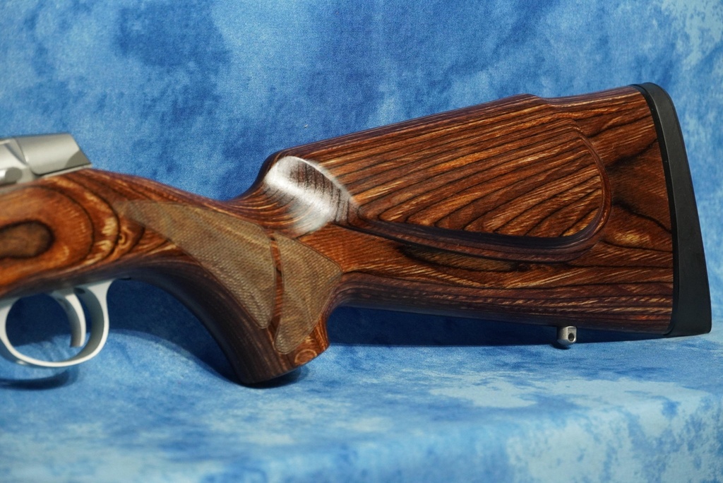 SAKO JRS90VARL315/24 243 WIN 90/S VARMINT 24" HVY BBL WOOD/SS 