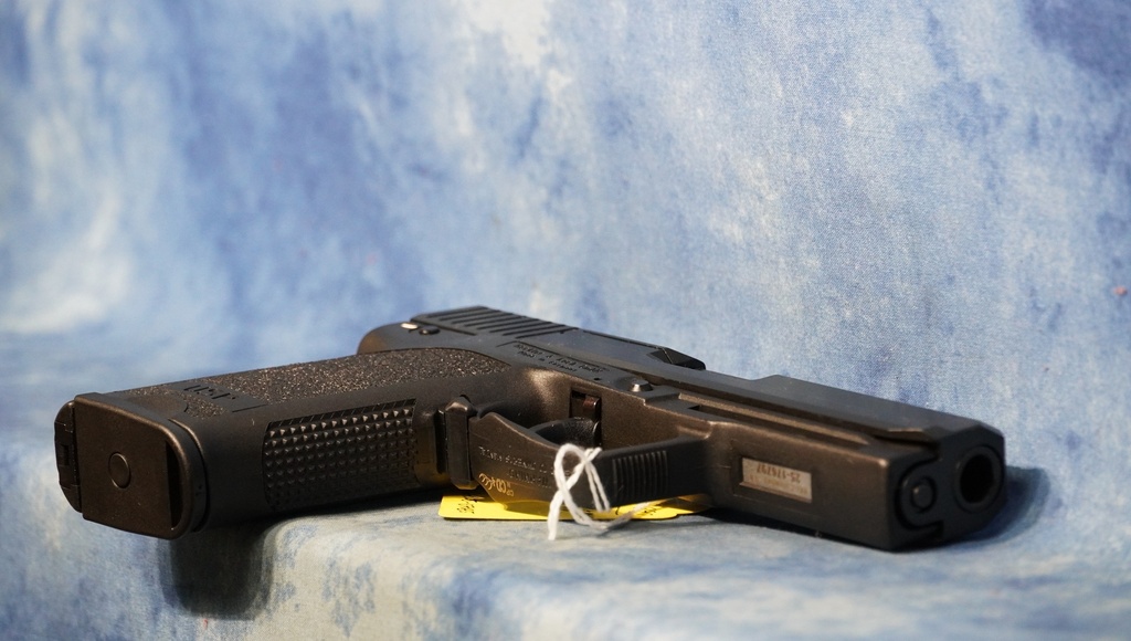 USED HECKLER & KOCH USP 45 ACP NIGHT SIGHTS