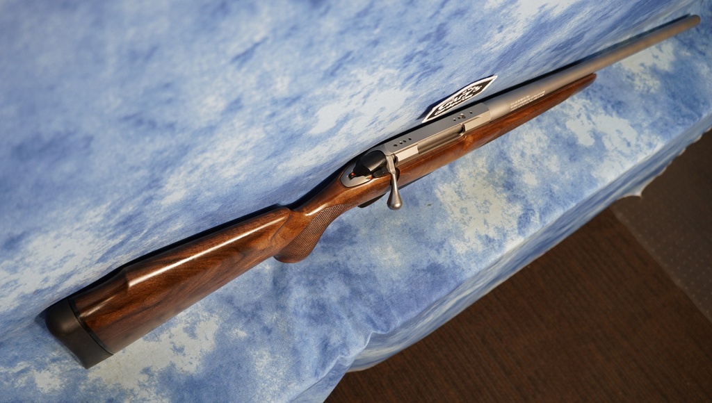 TIKKA J03764 T3X VARMINT HUNTER 270 WINCHESTER STAINLESS WALNUT