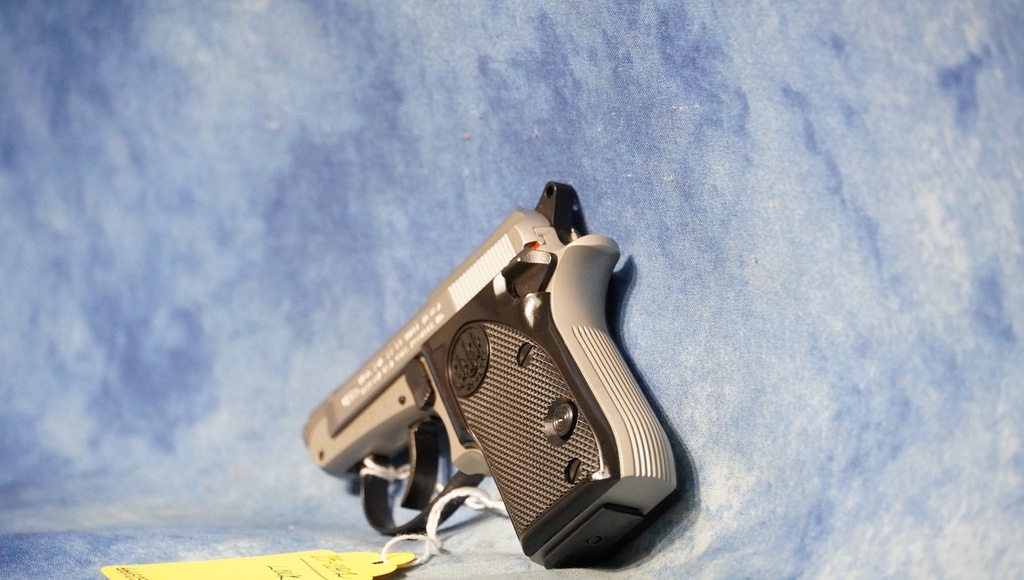 USED BERETTA 21A BOBCAT INOX STAINLESS 22 LR