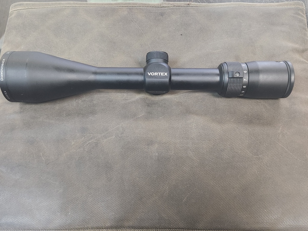 USED VORTEX DIAMONDBACK 3.5-10X50 1" TUBE WIDERANGE PLEX RETICLE
