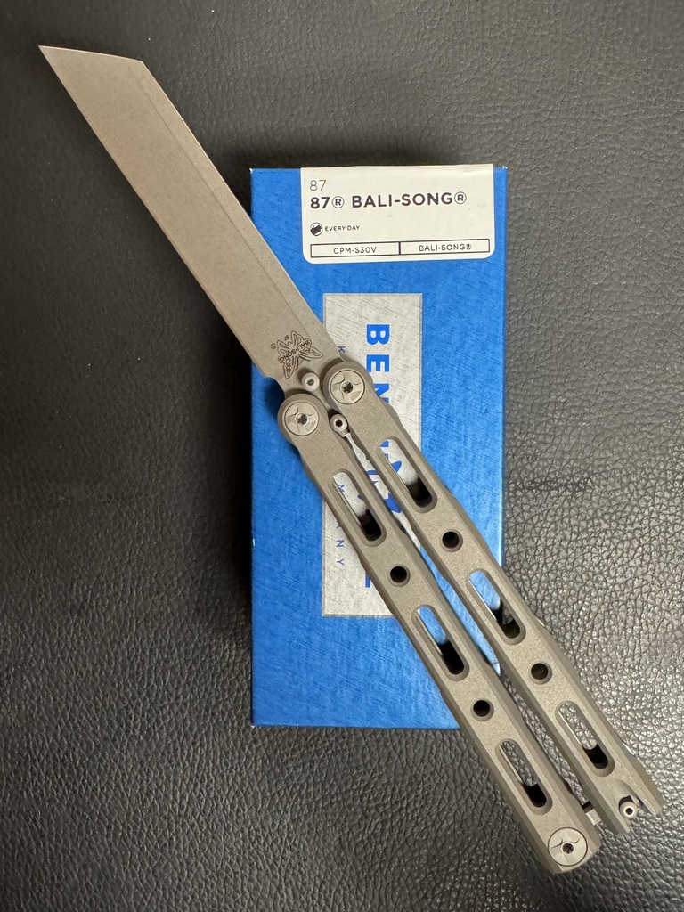 CONSIGNMENT BENCHMADE 87 BALI-SONG TI CPM-S30V WHARNCLIFFE BLADE