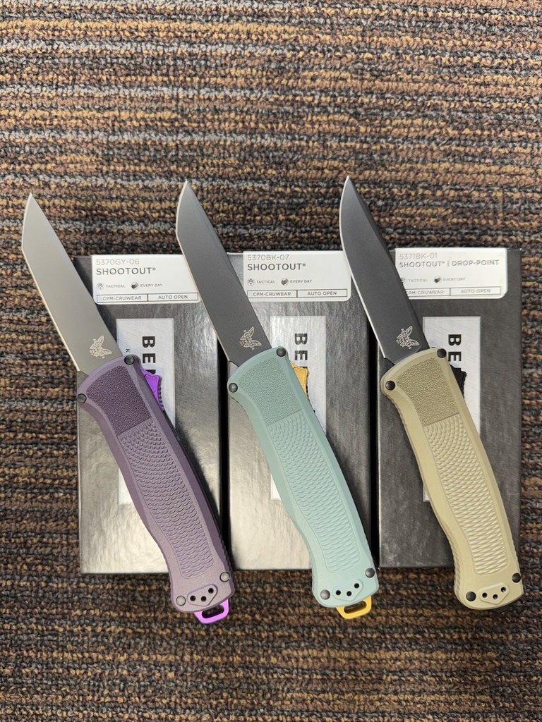 CONSIGNMENT BENCHMADE SHOOTOUT OTF SET OF 3 KNIVES NEW IN BOX
